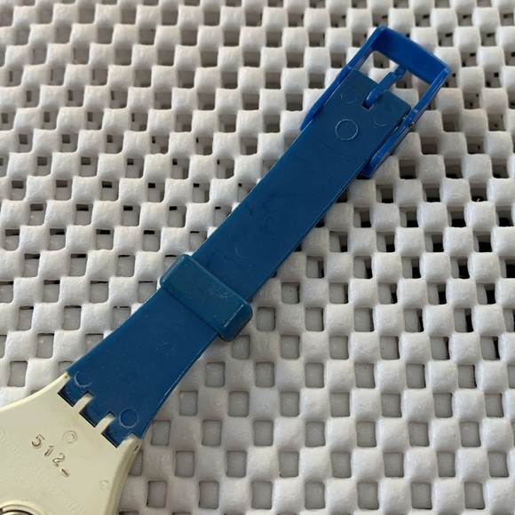 Swatch Watch - LW107 - RASPBERRY - Picture 7 of 9